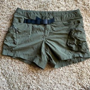 Columbia outdoor shorts